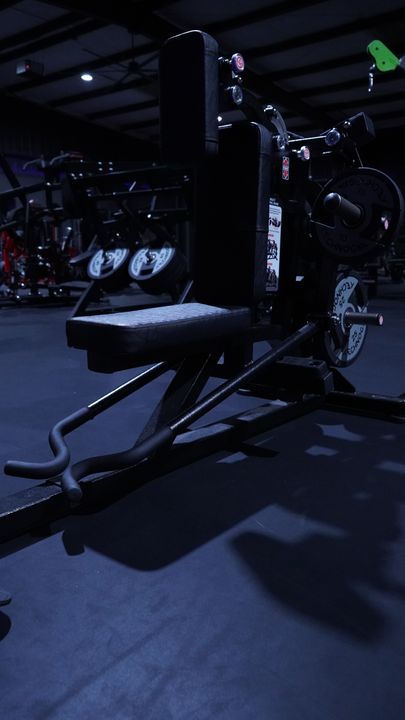 Prime plate loaded row with chest pad and landmine handle