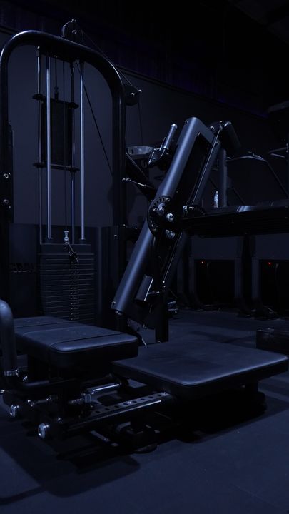 Selectorized machine with cable stack and adjustable seat